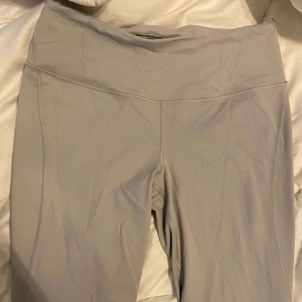 VS Sport light gray full length leggings